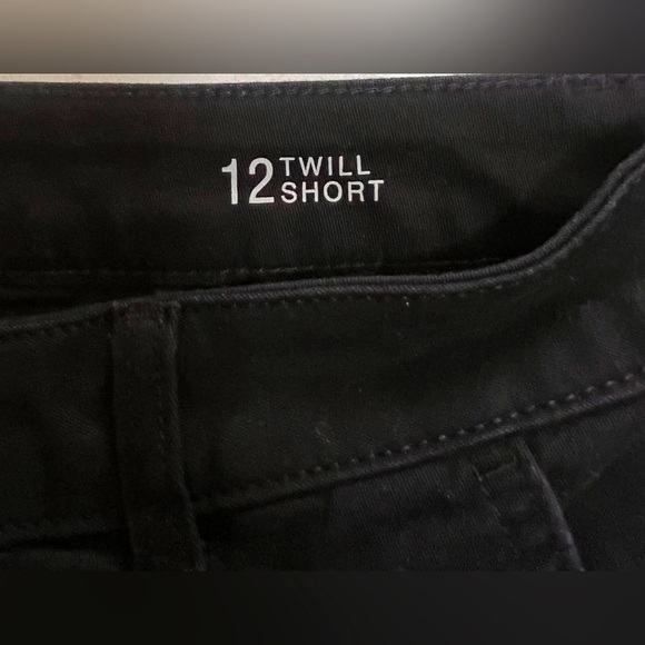 A.n.a. Black Midrise Size 12 Women’s Twill Shorts 4” Inseam. - Picture 3 of 4
